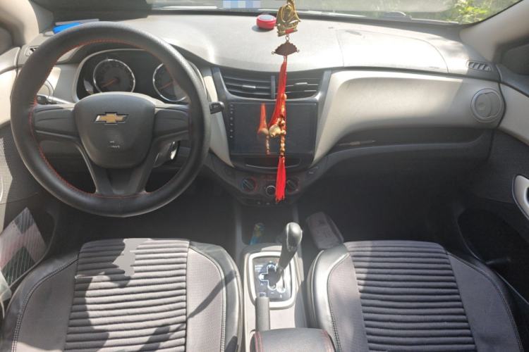 Used Chevrolet Sail 2015 Sail 3 1.3L AMT Ideal Edition Center Console