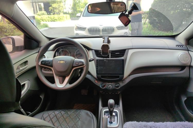 Used Chevrolet Sail 2015 Sail 3 1.3L AMT Ideal Edition Center Console