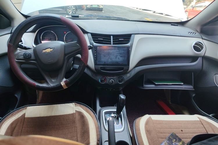 Used Chevrolet Sail 2015 Sail 3 1.3L AMT Ideal Edition Center Console