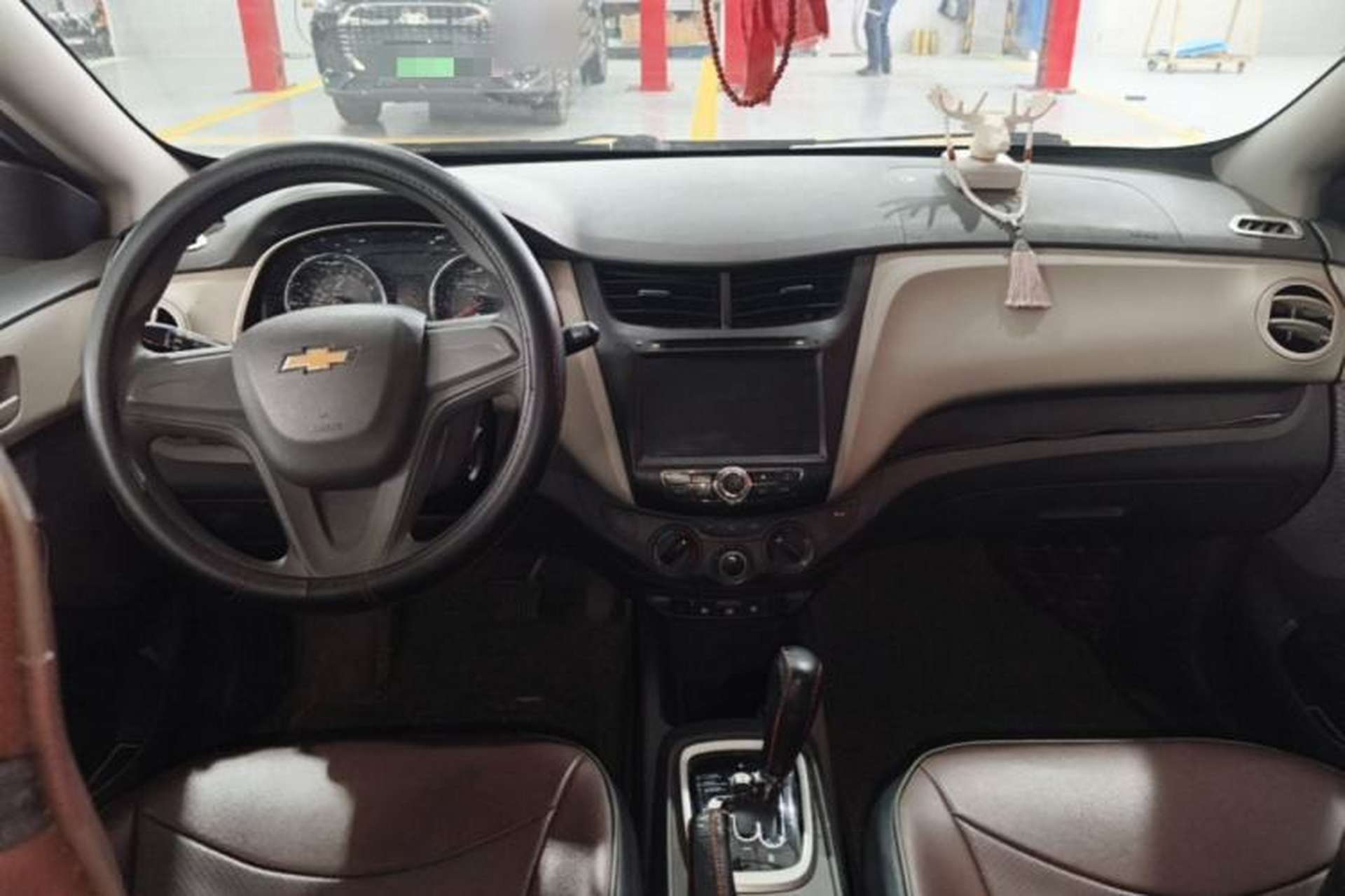 Used Chevrolet Sail 2015 Sail 3 1.3L AMT Ideal Edition Center Console