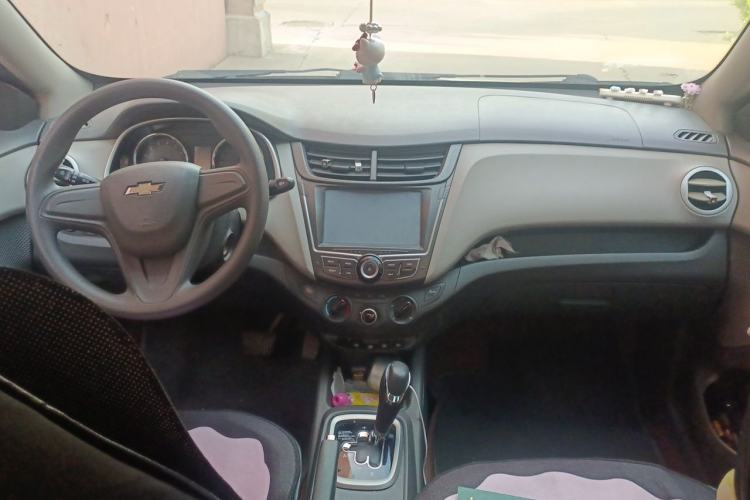 Used Chevrolet Sail 2015 Sail 3 1.3L AMT Ideal Edition Center Console
