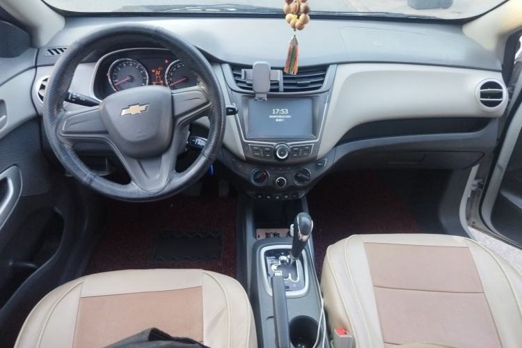 Used Chevrolet Sail 2015 Sail 3 1.3L AMT Ideal Edition Center Console