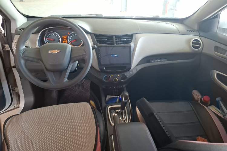 Used Chevrolet Sail 2015 Sail 3 1.3L AMT Ideal Edition Center Console