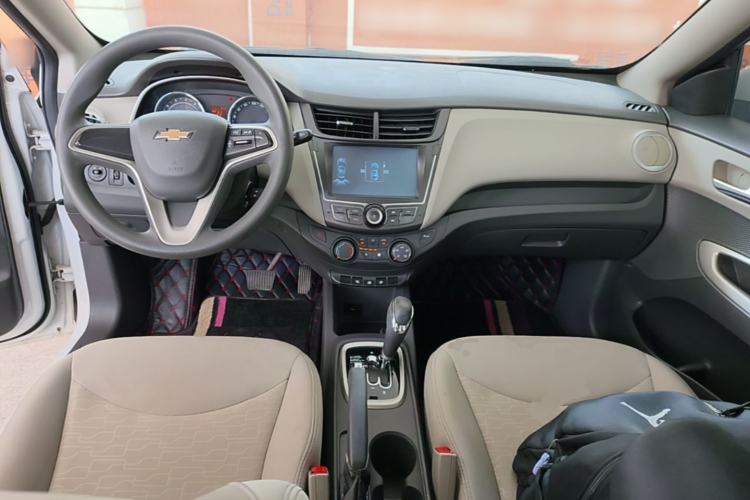 Used Chevrolet Sail 2015 Sail 3 1.5L AMT Happiness Sunroof Edition Center Console