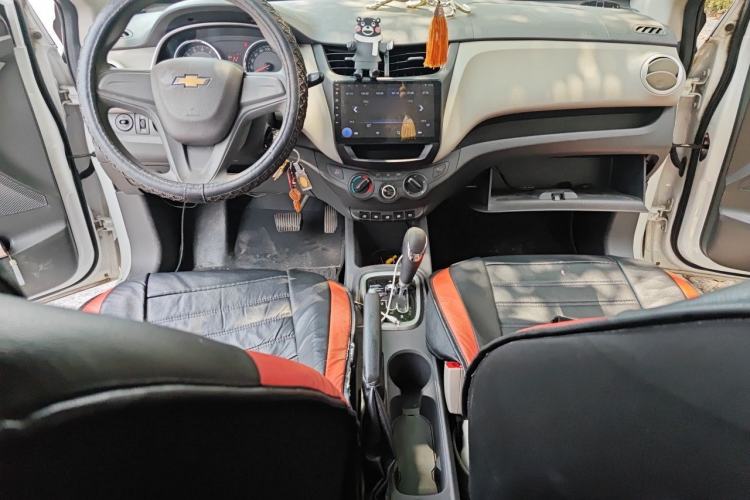 Used Chevrolet Sail 2015 Sail 3 1.3L AMT Ideal Edition Center Console