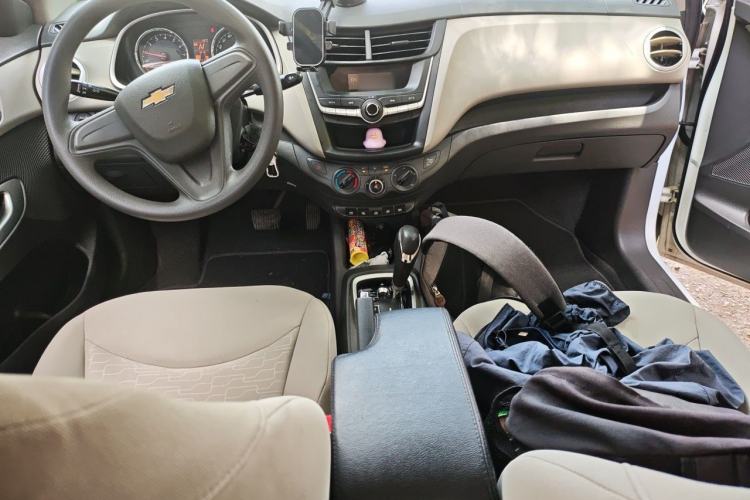 Used Chevrolet Sail 2015 Sail 3 1.3L AMT Ideal Edition Center Console