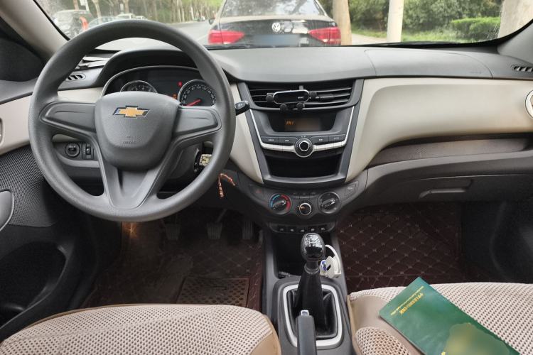 Used Chevrolet Sail 2015 Sail 3 1.3L Manual Ideal Edition Center Console