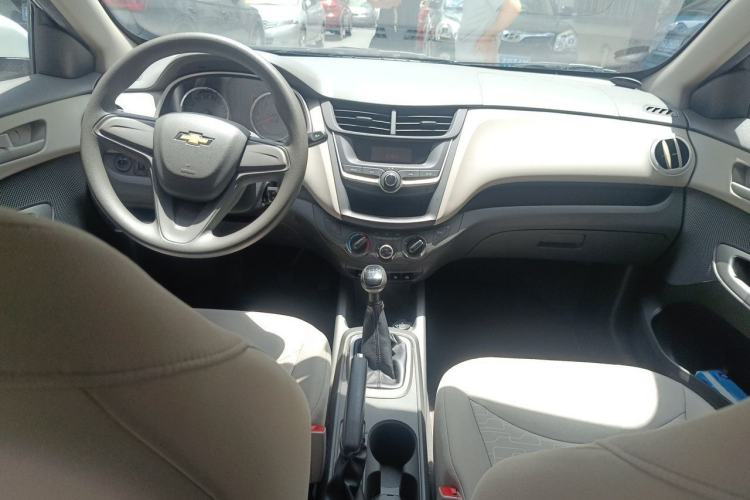 Used Chevrolet Sail 2015 Sail 3 1.3L Manual Ideal Edition Center Console