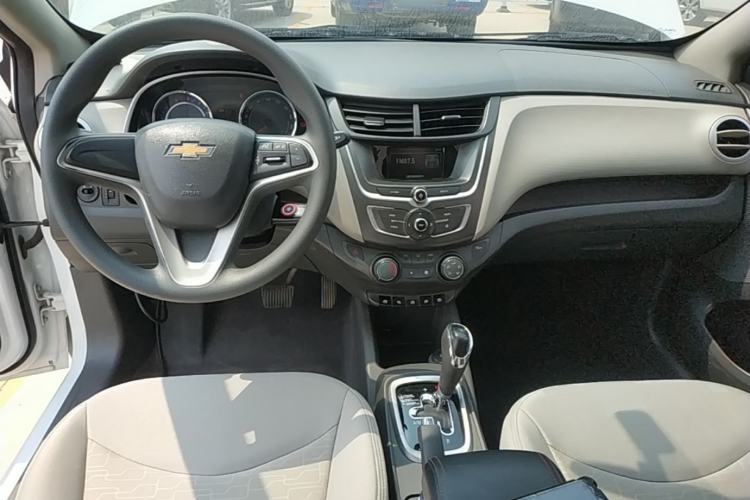 Used Chevrolet Sail 2015 Sail 3 1.5L AMT Happiness Sunroof Edition Center Console