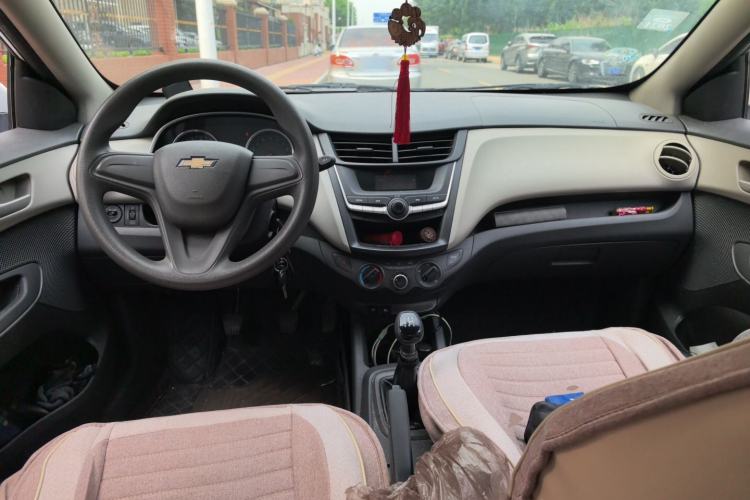 Used Chevrolet Sail 2015 Sail 3 1.3L Manual Warm Edition Center Console