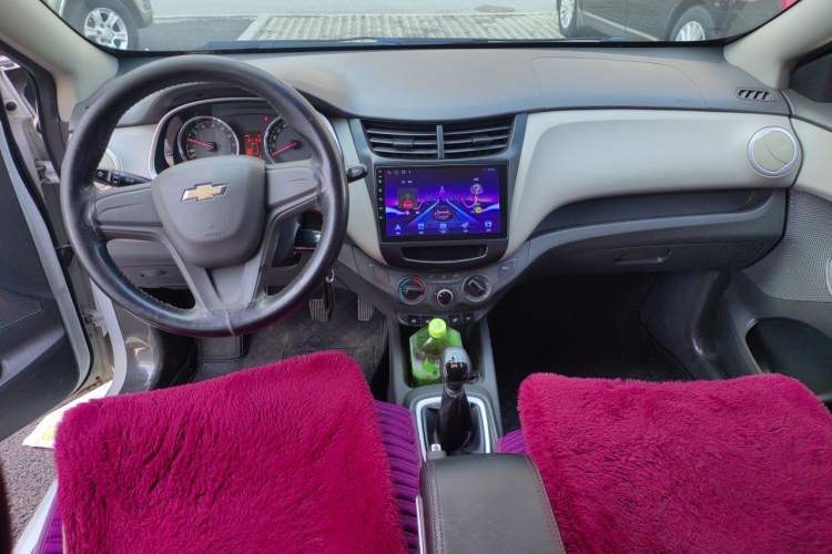 Used Chevrolet Sail 2015 Sail 3 1.3L Manual Ideal Edition Center Console