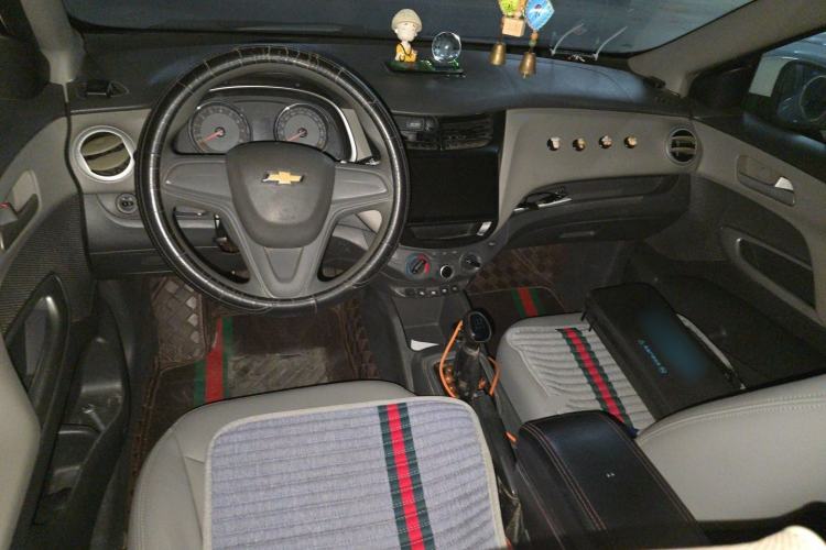 Used Chevrolet Sail 2015 Sail 3 1.3L Manual Ideal Edition Center Console