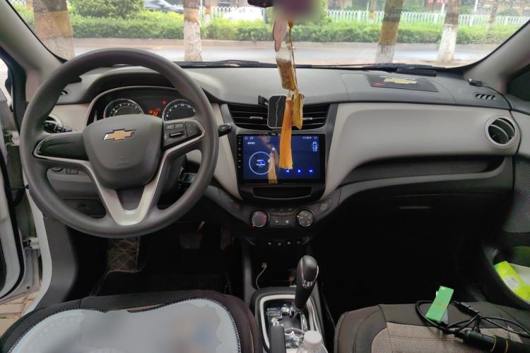 Used Chevrolet Sail 2015 Sail 3 1.5L AMT Happiness Sunroof Edition Center Console