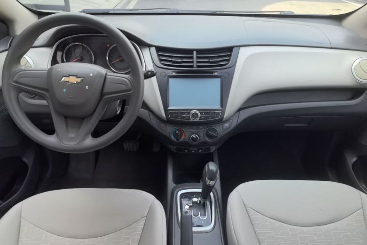 Used Chevrolet Sail 2015 Sail 3 1.3L AMT Ideal Edition Center Console