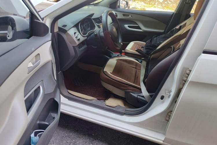 Used Chevrolet Sail 2015 Sail 3 1.3L AMT Ideal Edition Driver Seat