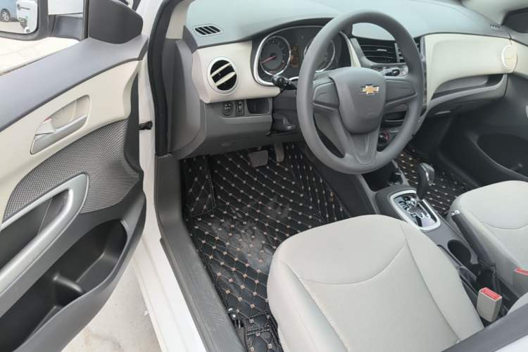 Used Chevrolet Sail 2015 Sail 3 1.3L AMT Ideal Edition Driver Seat