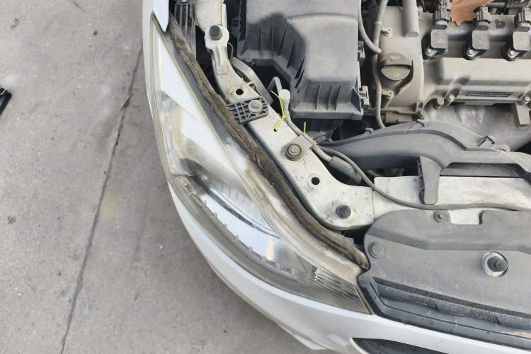 Used Chevrolet Sail 2015 Sail 3 1.3L Manual Warm Edition Engine Bay Right