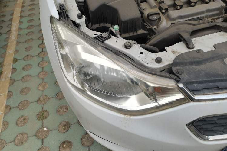 Used Chevrolet Sail 2015 Sail 3 1.3L AMT Ideal Edition Engine Bay Right