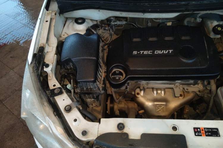 Used Chevrolet Sail 2015 Sail 3 1.5L Manual with Ideal Sunroof Edition Engine Bay Right