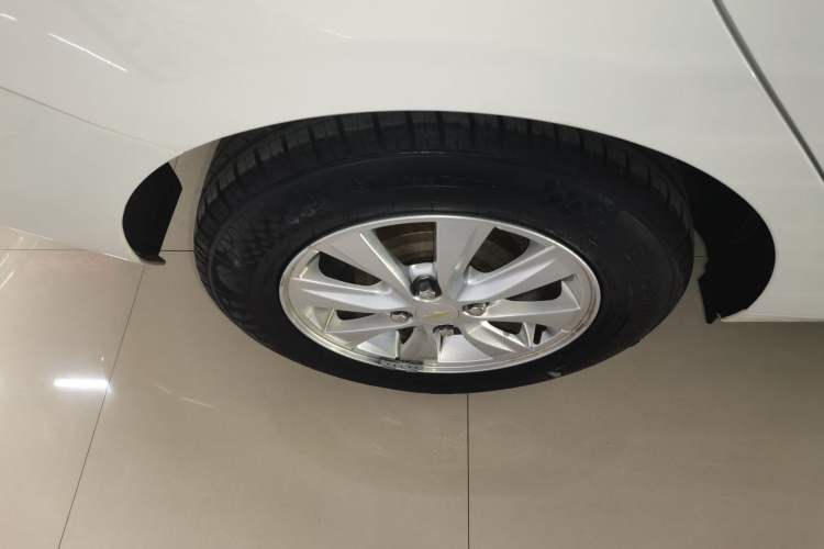 Used Chevrolet Sail 2015 Sail 3 1.5L AMT Happiness Sunroof Edition Exterior 2