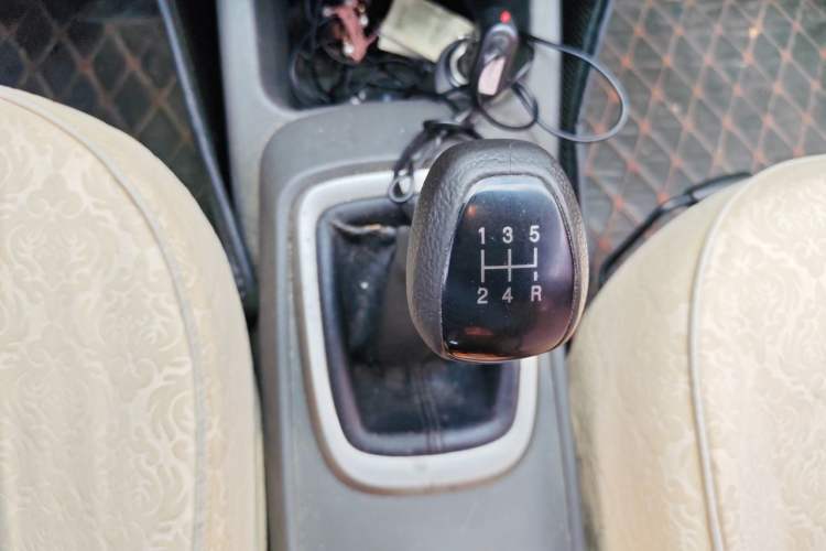 Used Chevrolet Sail 2015 Sail 3 1.5L Manual with Ideal Sunroof Edition Gear Lever