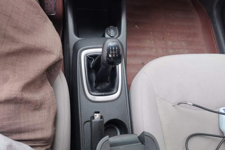 Used Chevrolet Sail 2015 Sail 3 1.5L Manual with Ideal Sunroof Edition Gear Lever