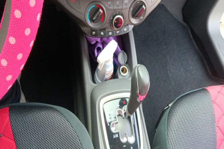 Used Chevrolet Sail 2015 Sail 3 1.3L AMT Ideal Edition Gear Lever