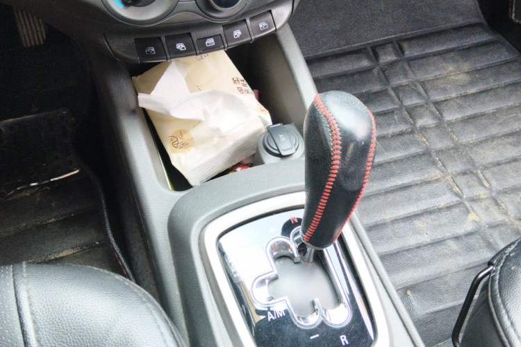 Used Chevrolet Sail 2015 Sail 3 1.3L AMT Ideal Edition Gear Lever