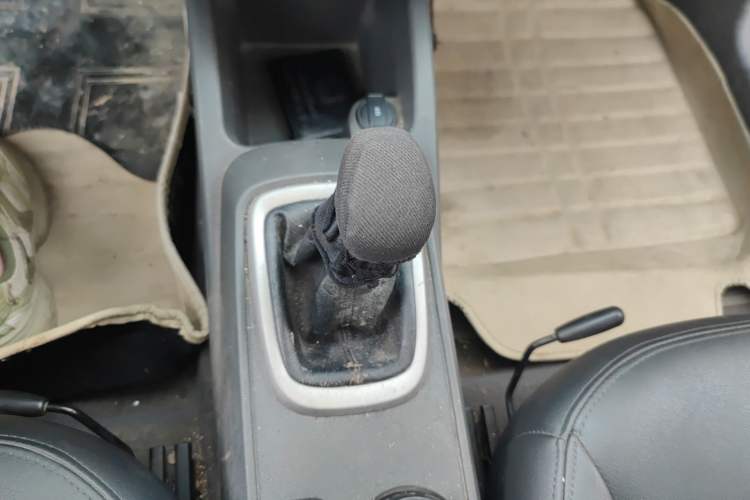 Used Chevrolet Sail 2015 Sail 3 1.5L Manual with Ideal Sunroof Edition Gear Lever