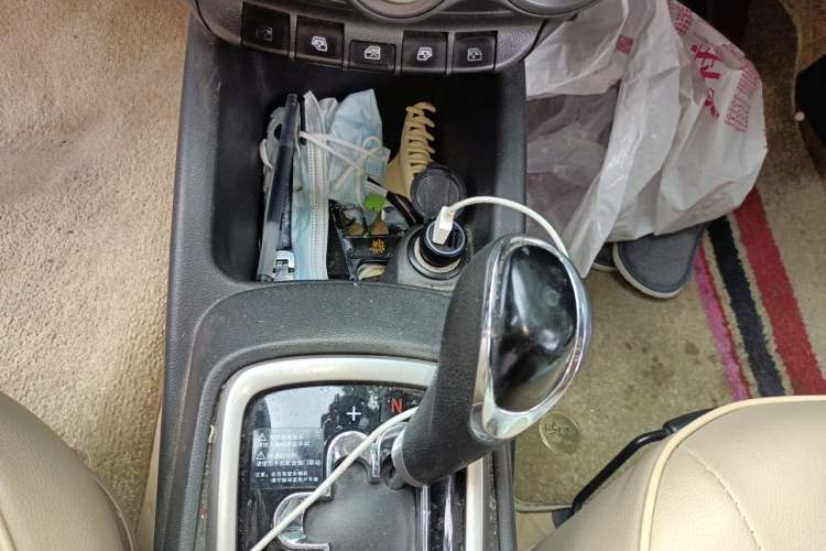 Used Chevrolet Sail 2015 Sail 3 1.3L AMT Ideal Edition Gear Lever