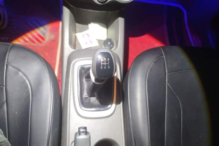 Used Chevrolet Sail 2015 Sail 3 1.3L Manual Ideal Edition Gear Lever