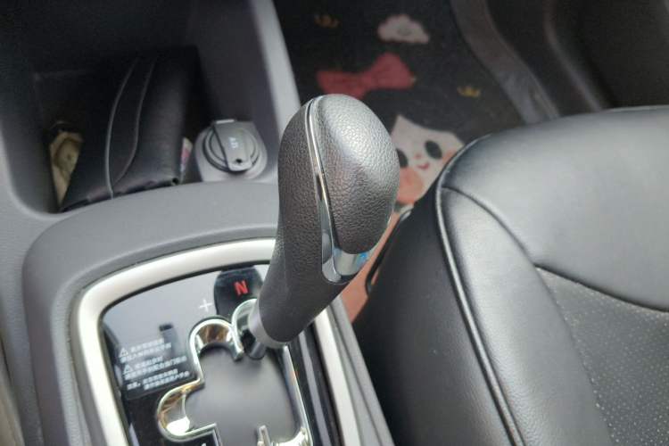 Used Chevrolet Sail 2015 Sail 3 1.3L AMT Ideal Edition Gear Lever