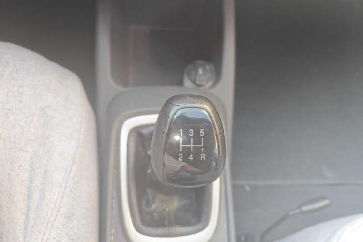 Used Chevrolet Sail 2015 Sail 3 1.5L Manual with Ideal Sunroof Edition Gear Lever