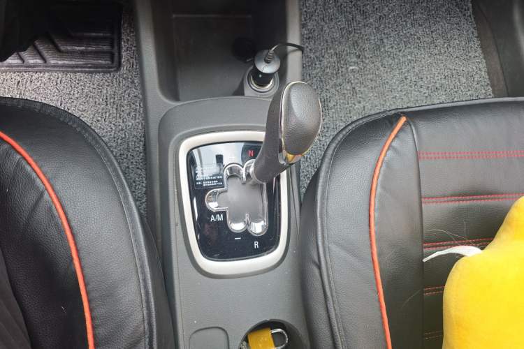 Used Chevrolet Sail 2015 Sail 3 1.3L AMT Ideal Edition Gear Lever