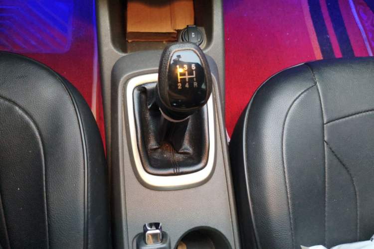 Used Chevrolet Sail 2015 Sail 3 1.3L Manual Ideal Edition Gear Lever