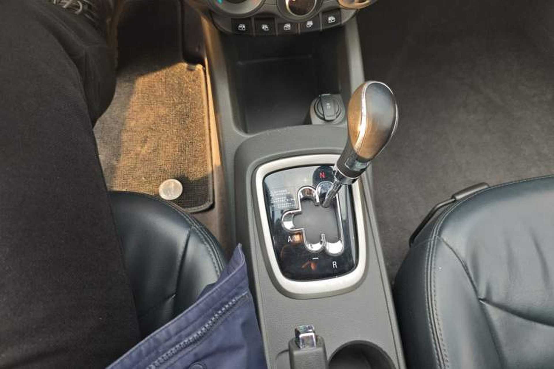 Used Chevrolet Sail 2015 Sail 3 1.3L AMT Ideal Edition Gear Lever