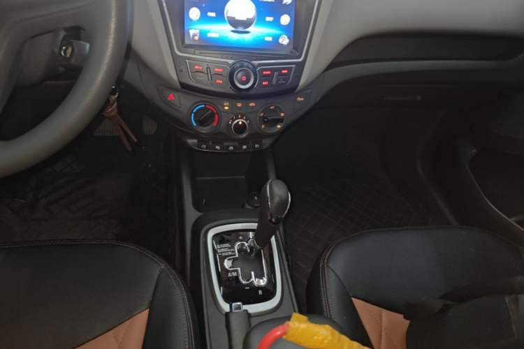 Used Chevrolet Sail 2015 Sail 3 1.3L AMT Ideal Edition Gear Lever