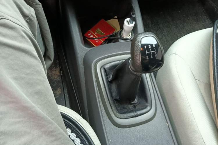 Used Chevrolet Sail 2015 Sail 3 1.3L Manual Warm Edition Gear Lever