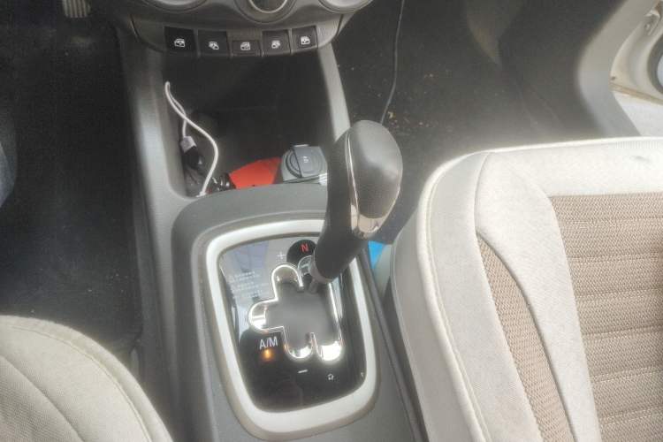 Used Chevrolet Sail 2015 Sail 3 1.3L AMT Ideal Edition Gear Lever
