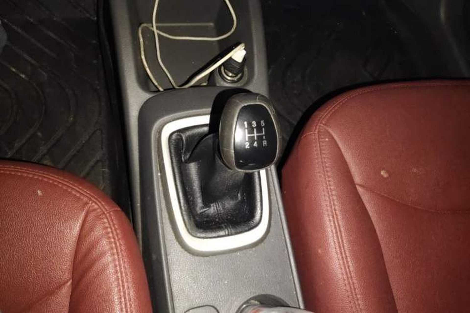 Used Chevrolet Sail 2015 Sail 3 1.3L Manual Ideal Edition Gear Lever