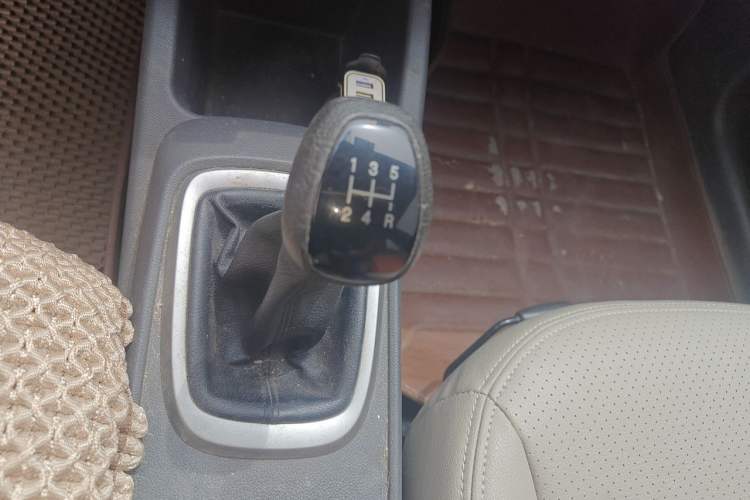 Used Chevrolet Sail 2015 Sail 3 1.3L Manual Ideal Edition Gear Lever