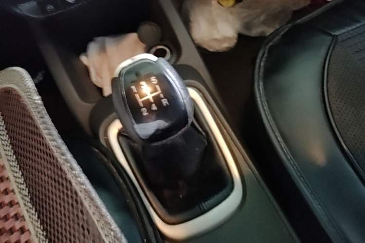 Used Chevrolet Sail 2015 Sail 3 1.3L Manual with Ideal Sunroof Edition Gear Lever