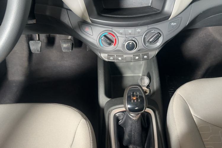 Used Chevrolet Sail 2015 Sail 3 1.5L Manual with Ideal Sunroof Edition Gear Lever