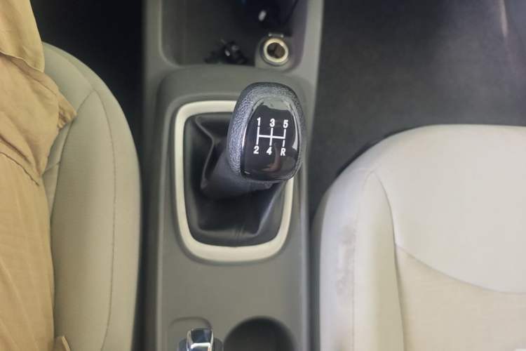 Used Chevrolet Sail 2015 Sail 3 1.5L Manual with Ideal Sunroof Edition Gear Lever