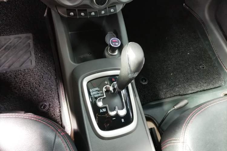 Used Chevrolet Sail 2015 Sail 3 1.3L AMT Ideal Edition Gear Lever