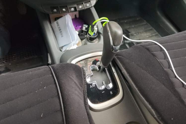 Used Chevrolet Sail 2015 Sail 3 1.3L AMT Ideal Edition Gear Lever