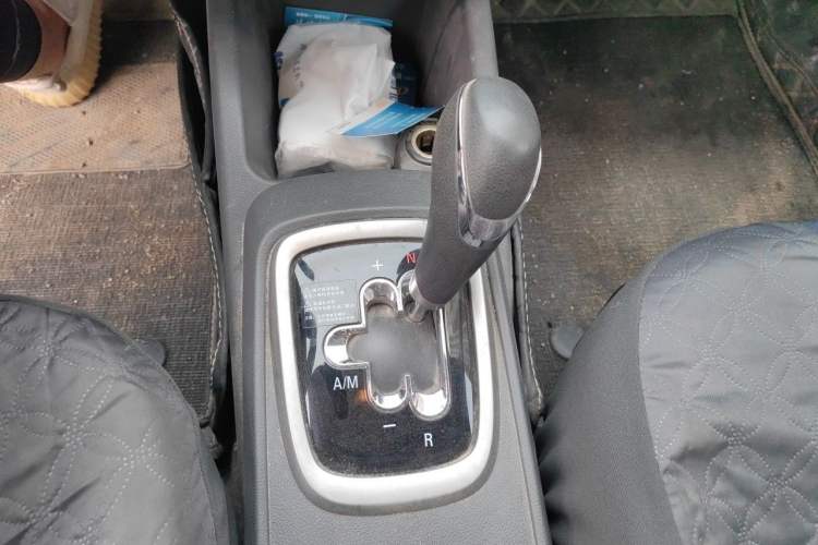Used Chevrolet Sail 2015 Sail 3 1.3L AMT Ideal Edition Gear Lever