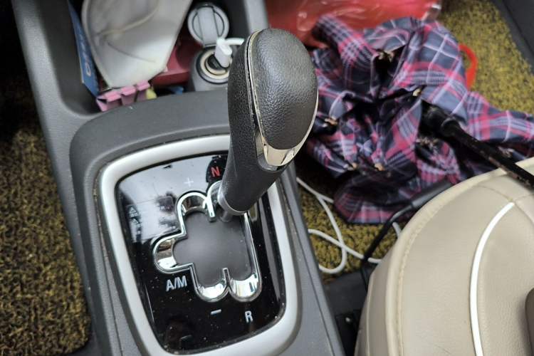 Used Chevrolet Sail 2015 Sail 3 1.3L AMT Ideal Edition Gear Lever