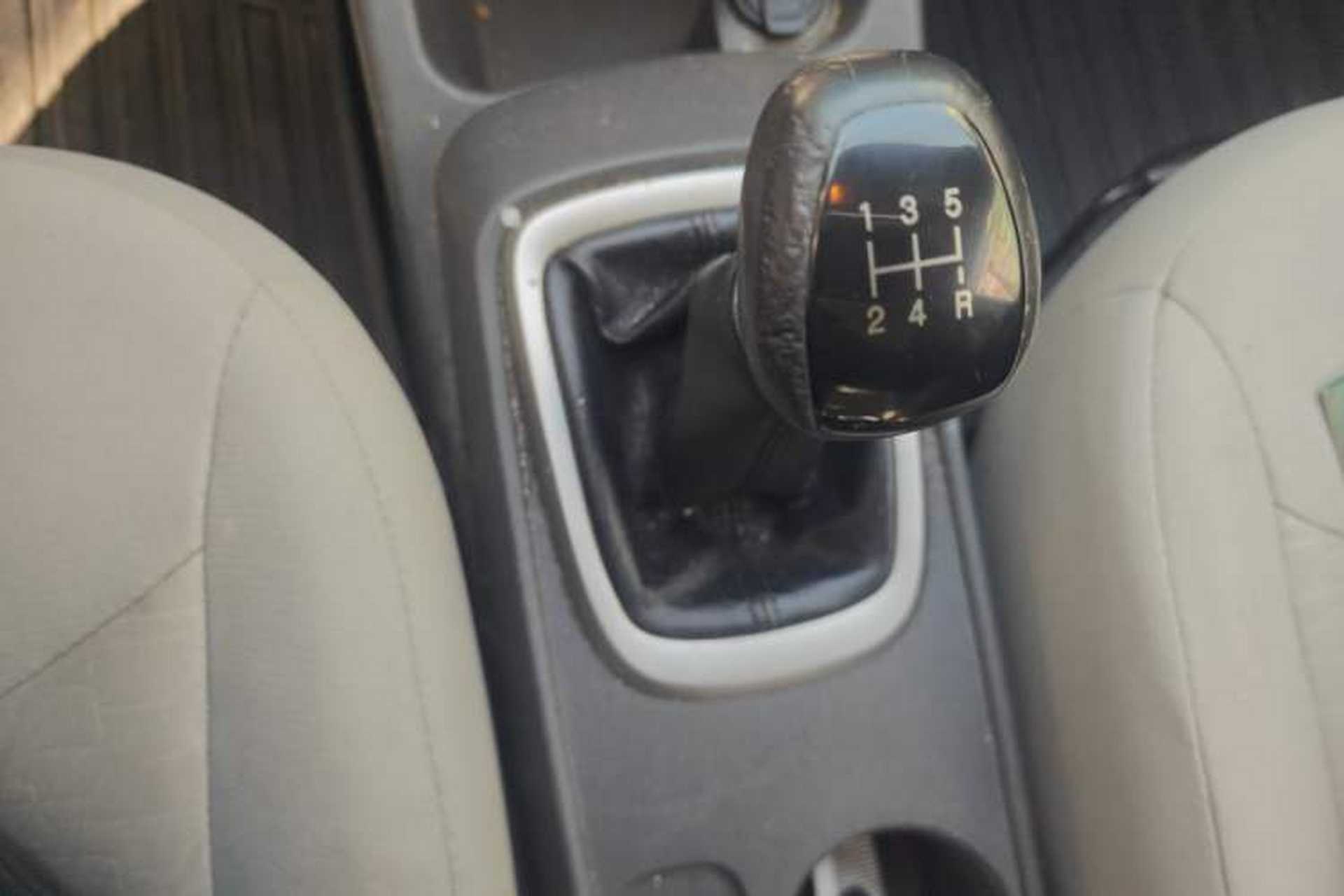 Used Chevrolet Sail 2015 Sail 3 1.3L Manual Ideal Edition Gear Lever