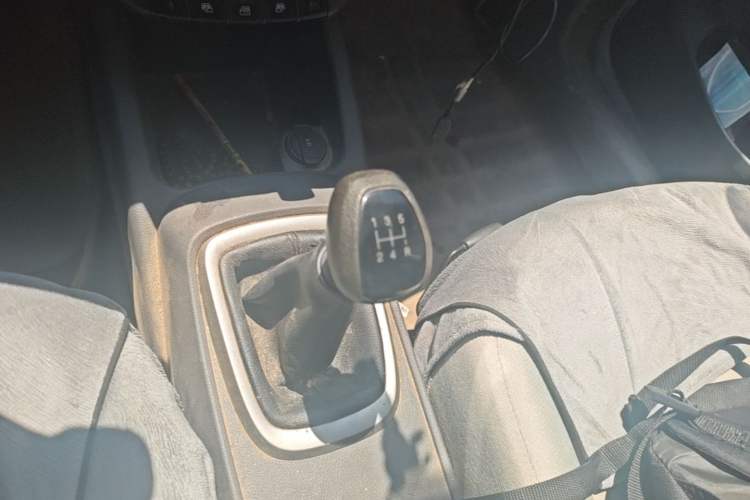 Used Chevrolet Sail 2015 Sail 3 1.5L Manual with Ideal Sunroof Edition Gear Lever